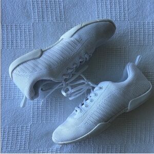 Baxinier white cheer sneakers size 6.5